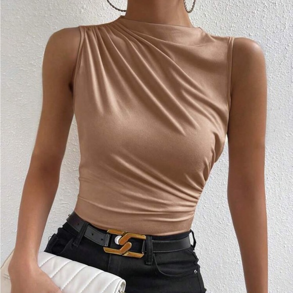 Tan & ivory ruched sleeveless stretchy top - Picture 2 of 6